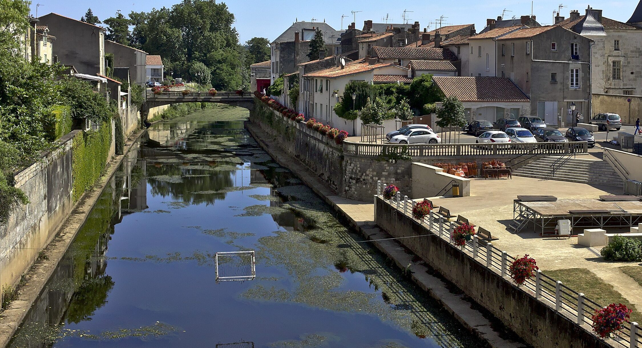 fontenay le Compte, pays de loire, hotel groupe